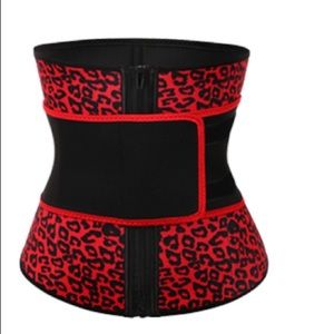 Women’s leopard waist trainer with zip and strap